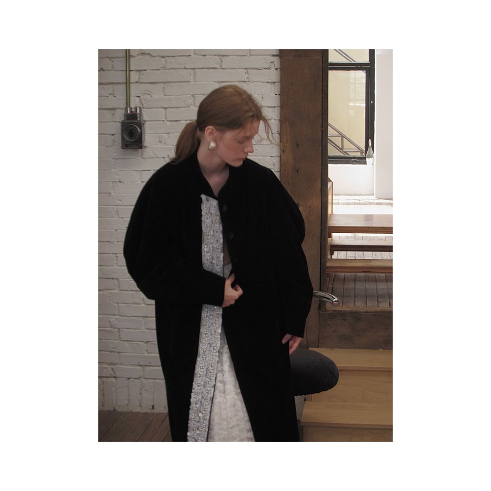 Cariedo Retro Old Money Wind 2025 Winter New Product Style Sheep Leg Sleeve Suede Heavy Industry Lace Long Coat image 2