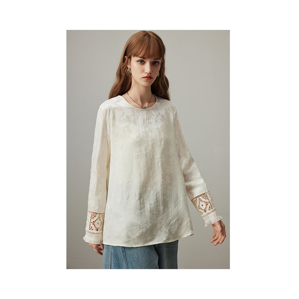 dfvc light Chinese style jacquard long sleeved shirt for women new autumn 2025 style hollowed out thin round neck inner layer base shirt image 3