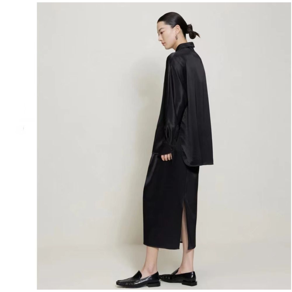 Same style Zhujia 2025 summer soft and smooth lightweight mulberry silk top with contrasting printed black silk shirt in the mall image 3