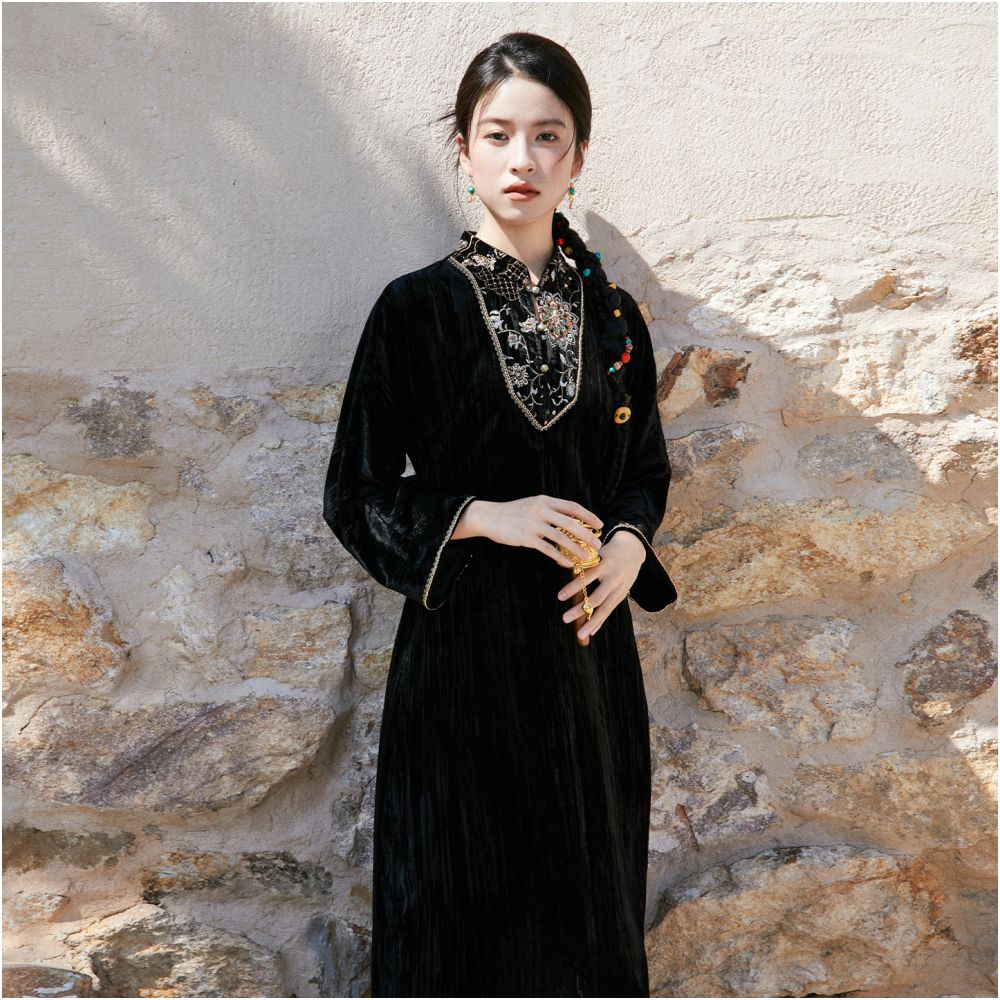 Anytime Light Glow Heavy Embroidery New Chinese Style Stand Collar Velvet Dress for Women image 7