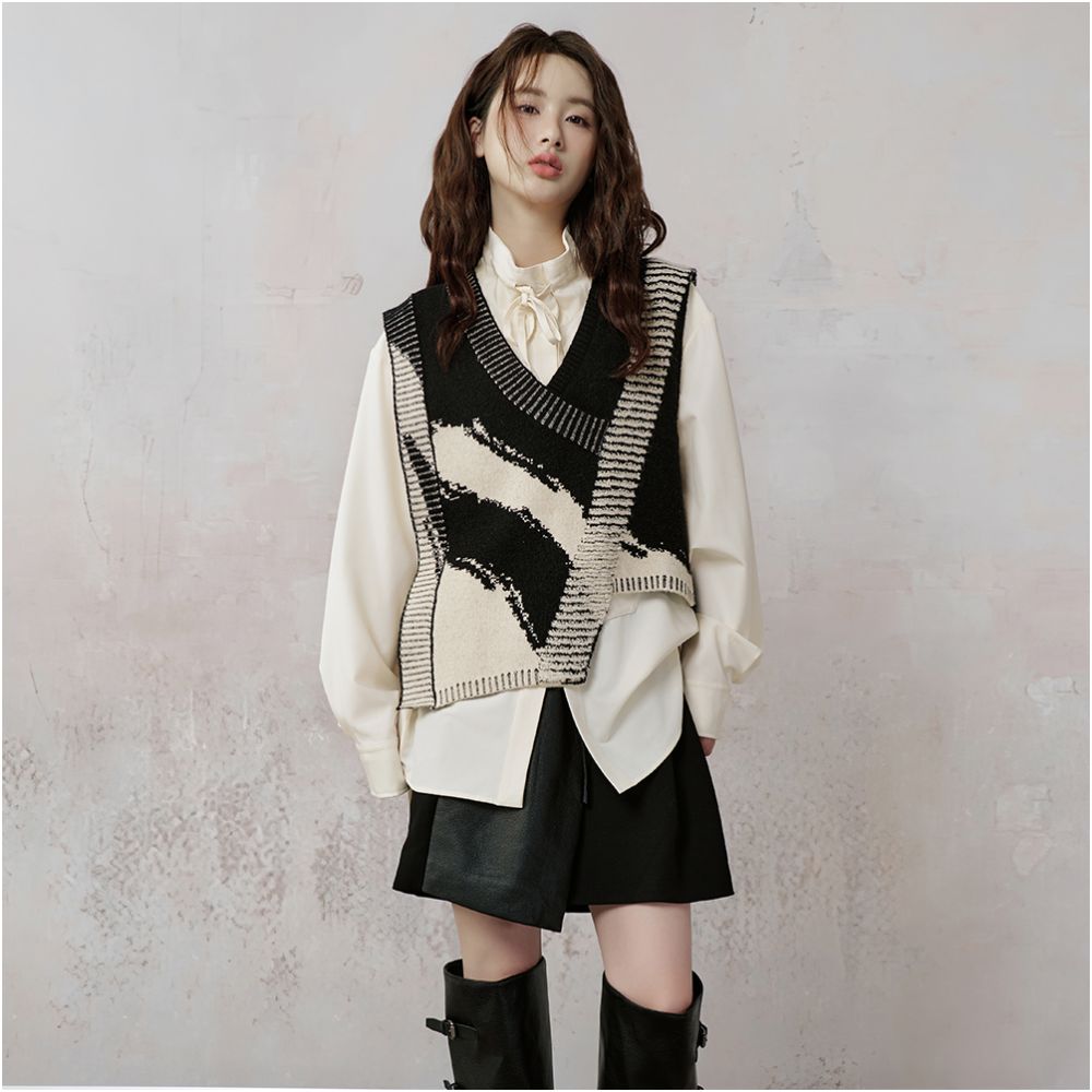 JfYanYan Lava Beach Vest Women s Unique V neck Knitted Tank Top Irregular Design Feel Stacked Shoulder image 2