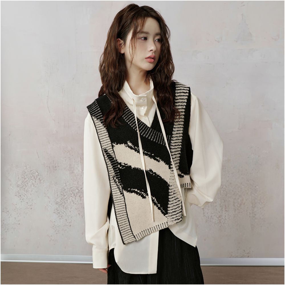 JfYanYan Lava Beach Vest Women s Unique V neck Knitted Tank Top Irregular Design Feel Stacked Shoulder image 4