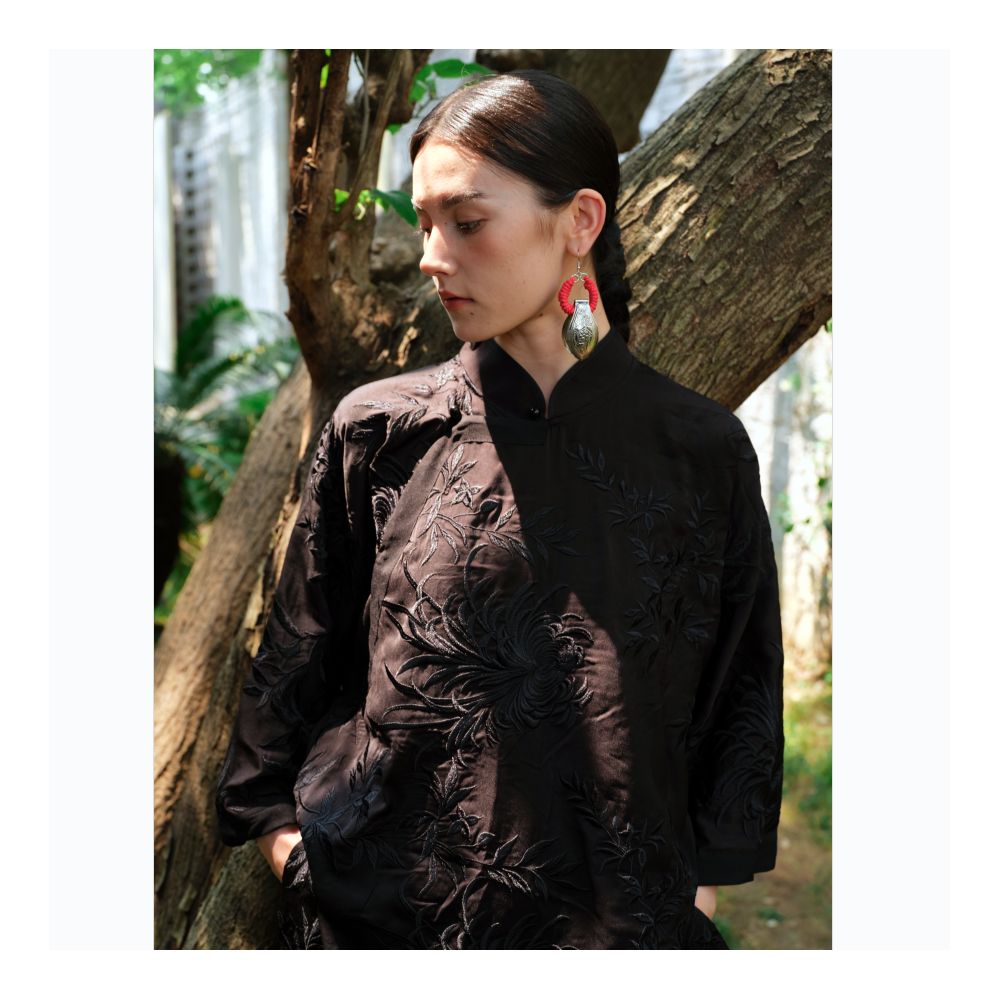 TAORAN Black Heavy Industry Embroidered Tang style Women s Young Style New Chinese Tea Clothes with Buckle Top Buddhist Zen Women s Clothing image 3