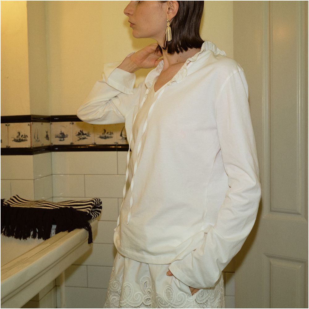 TOP Home Two Wear Multi Match French Retro Romantic Style Black Ear Lace Collar Pure White Horse Cotton Long Sleeve T shirt image 3