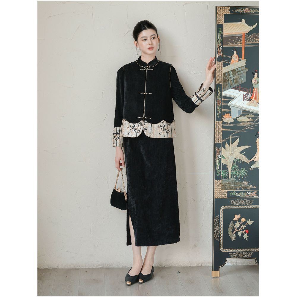 New Chinese style vest women s 2025 autumn and winter new style Chinese style high end retro elegant button top with camisole image 2