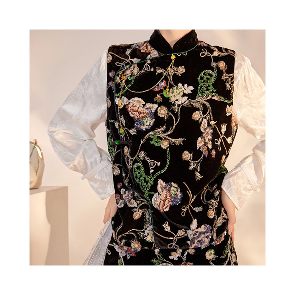 2025 Autumn Winter New Style Women s Clothing Modified Cheongsam with Chinese Stand Collar and Embroidered Vest New Chinese Retro Set image 2