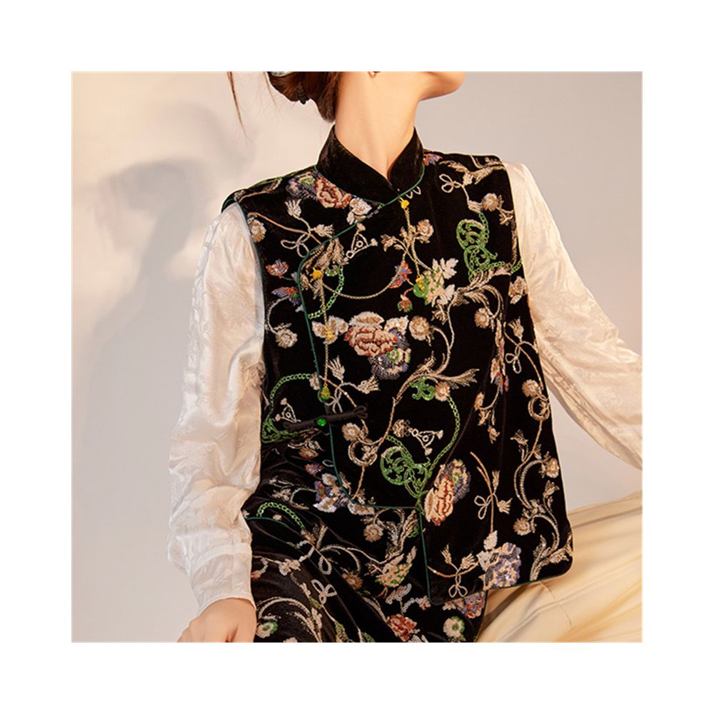 2025 Autumn Winter New Style Women s Clothing Modified Cheongsam with Chinese Stand Collar and Embroidered Vest New Chinese Retro Set image 0