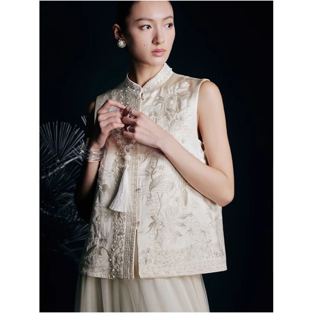 New Chinese style light luxury fashion banquet embroidery mulberry silk vest for women 2025 new light national style nail bead embroidery vest image 0