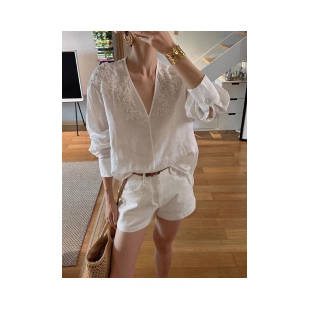 Summer 2025 new niche style white long sleeved shirt with French design V neck relaxed feeling sun protection shirt image 2