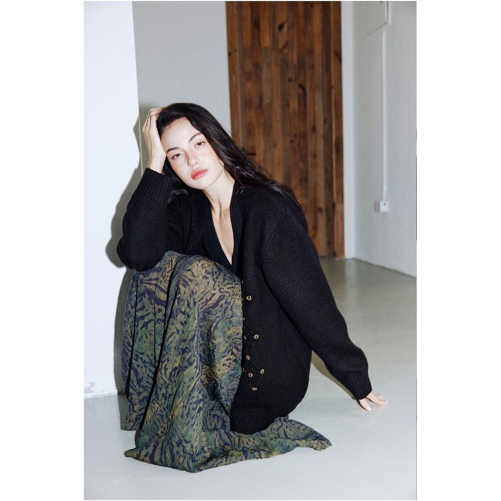 Rosebanks forgive me for being a detail freak Heavy industry old money style diamond grid nail beads V neck wool cardigan image 1