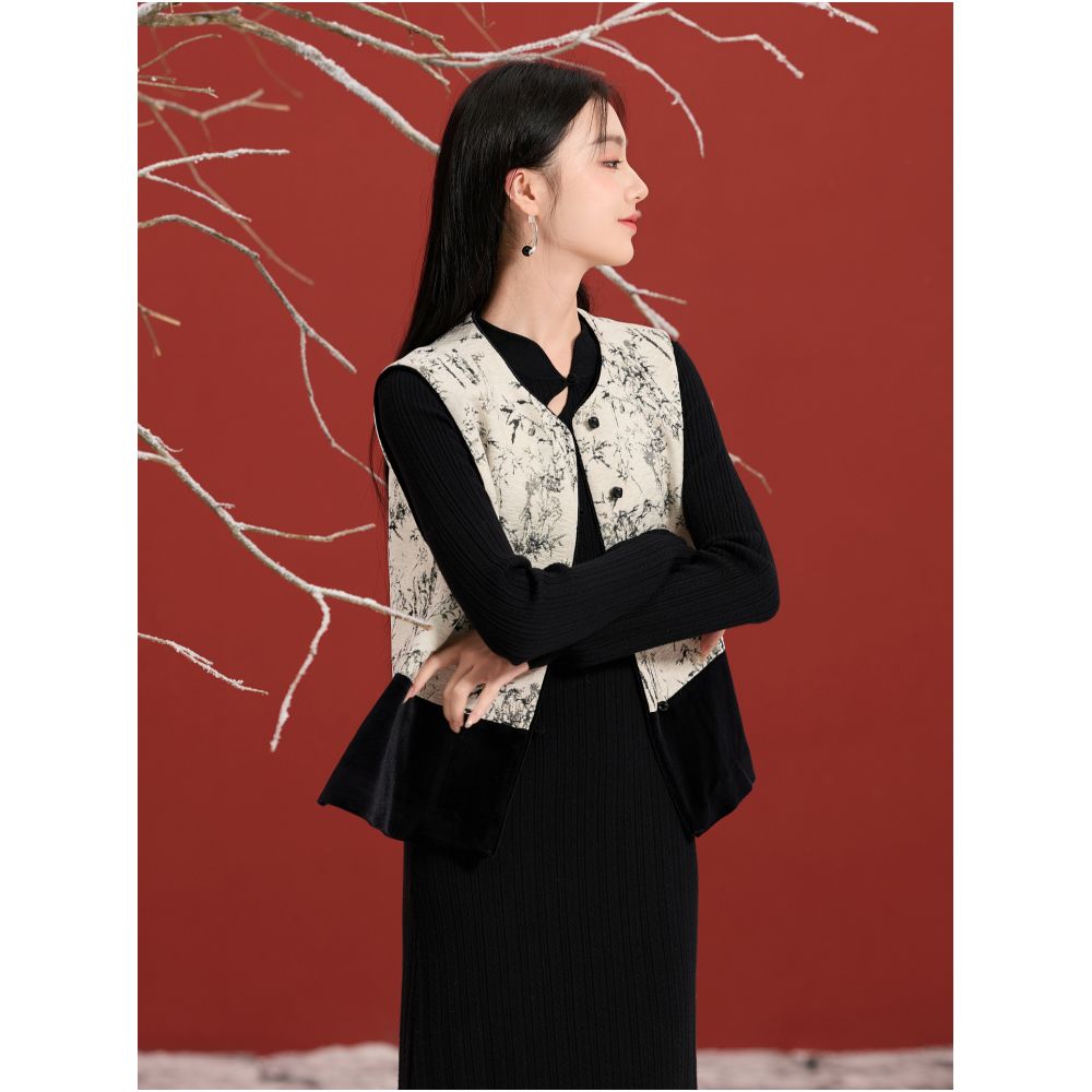Three color wind shaking green bamboo 2025 autumn and winter new style new Chinese style thermal storage cotton vest jacket women s vest C image 2