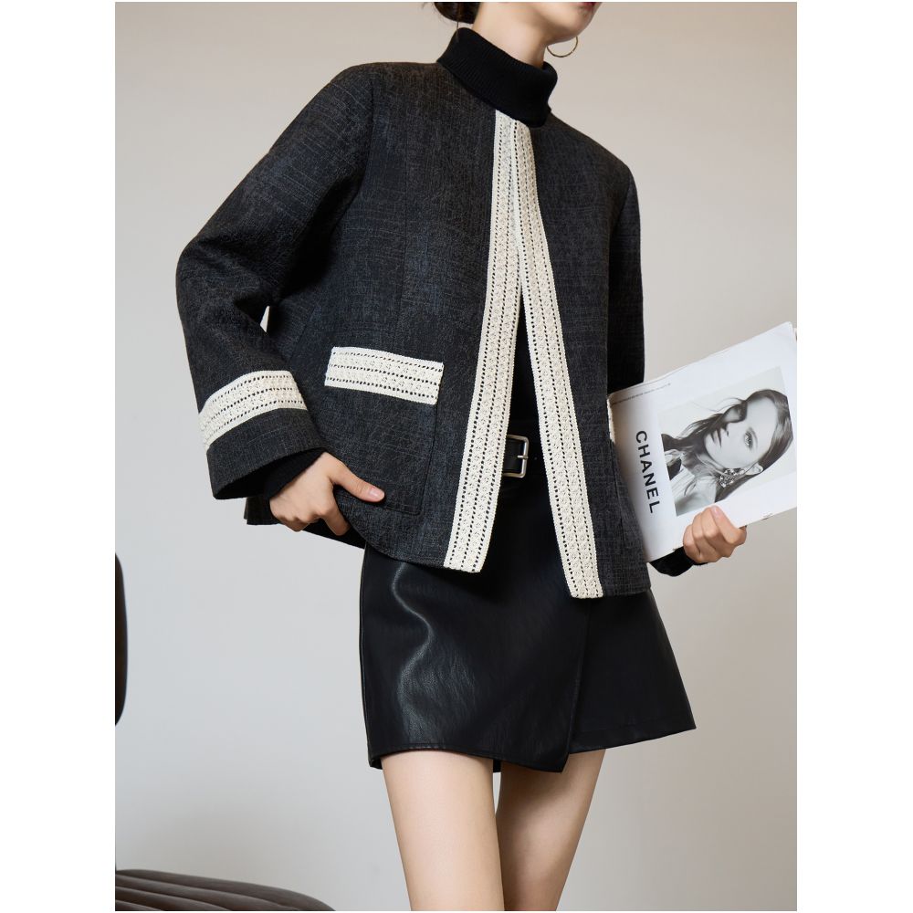 Black and white contrasting patchwork lace small fragrant style jacket women s high neck loose and huge good looking outfit 2025 autumn and winter image 0