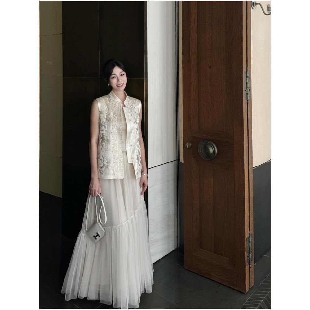 2025 Spring Summer New Product New Chinese style Nail Bead Embroidery Chinese Style Vest Coat Fairy Air Mesh Half Skirt Set image 2