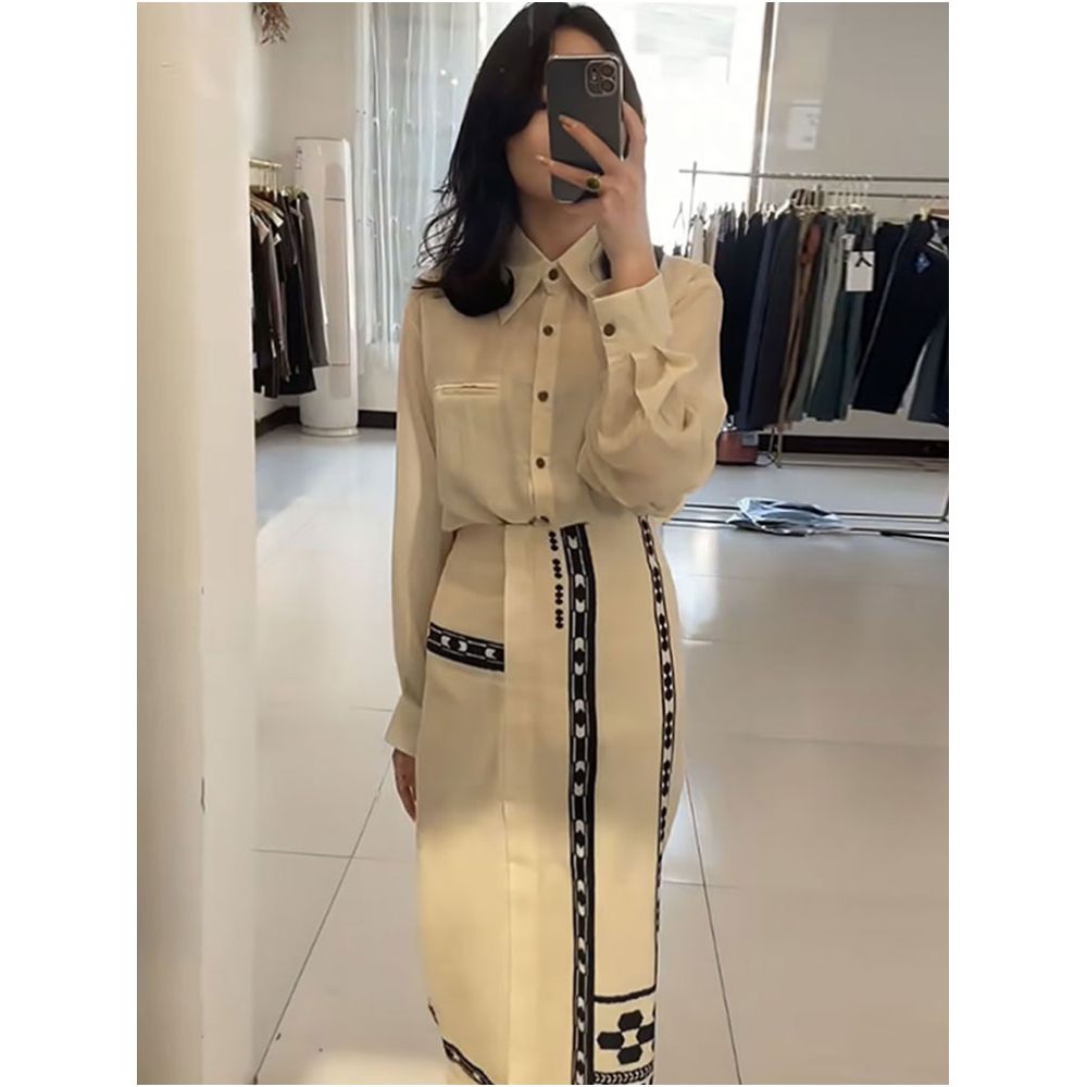 European high waisted split half skirt for women in summer 2025 new style temperament printed long skirt loose and slimming hip hugging skirt image 3