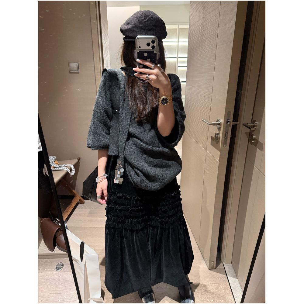 French elegant style black flower bud velvet half skirt for women in autumn 2025 new style with mushroom edge slim and medium long half skirt image 3