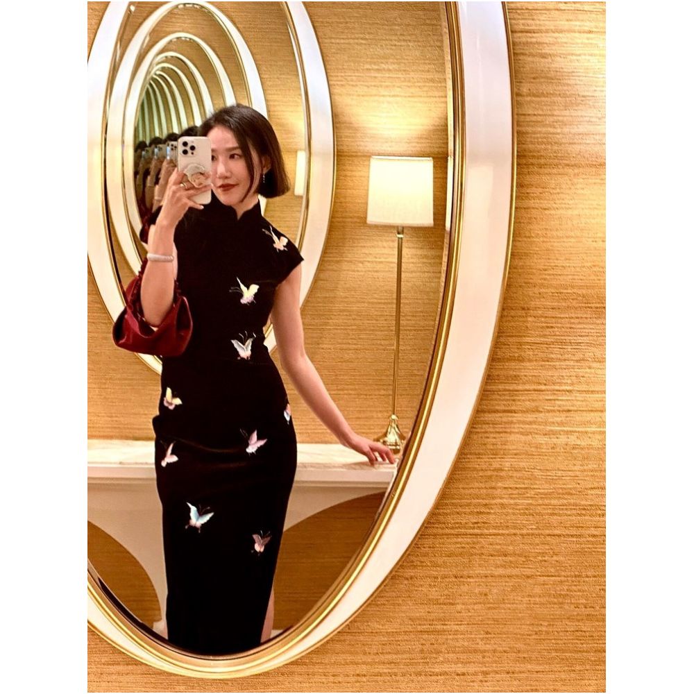 Charming high end French Hepburn style gold velvet dress daily light luxury butterfly embroidery Chinese style improved cheongsam image 1