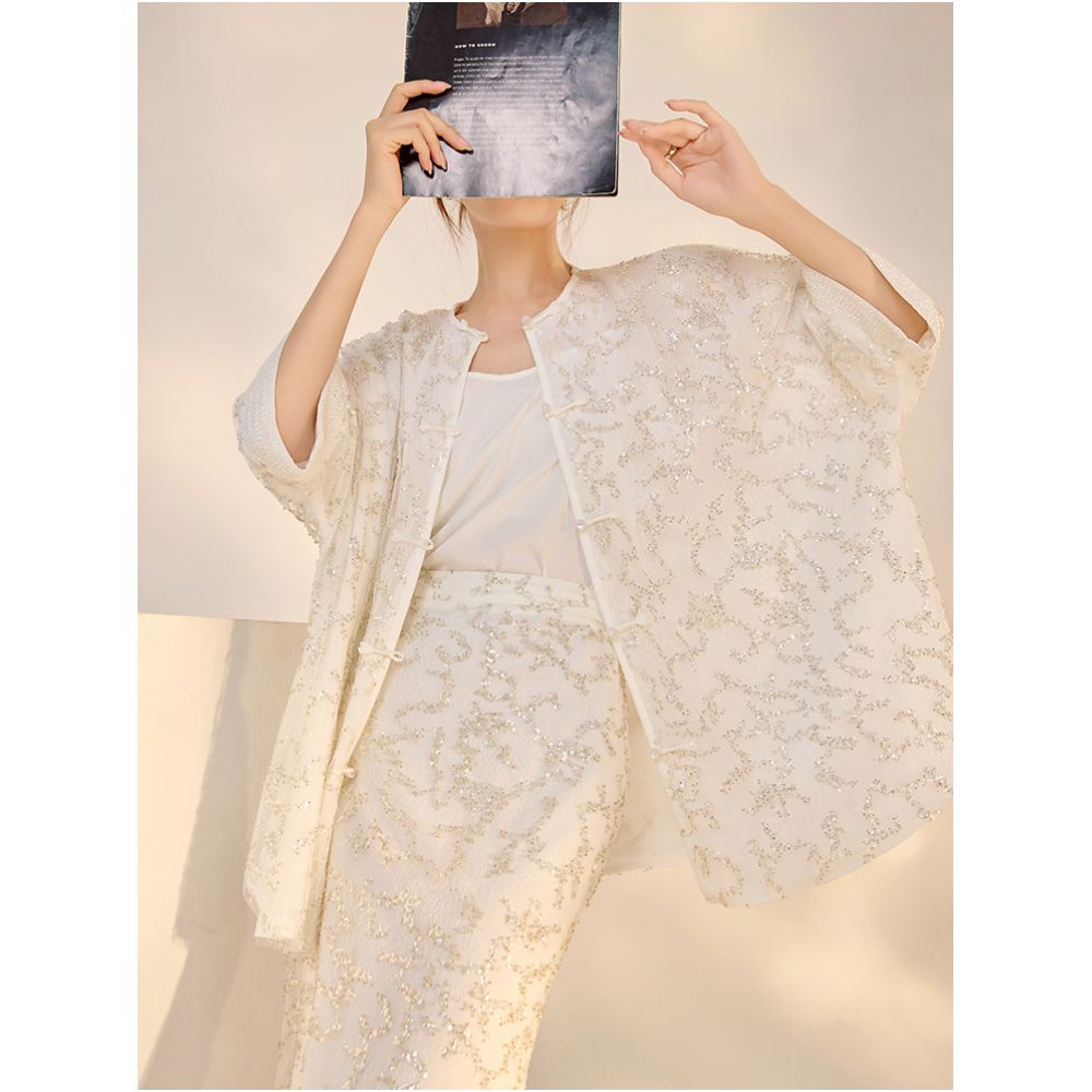 New Chinese style heavy industry embroidered white jacket for women s summer 2025 new style Chinese style silk embroidery bead round neck button top image 2