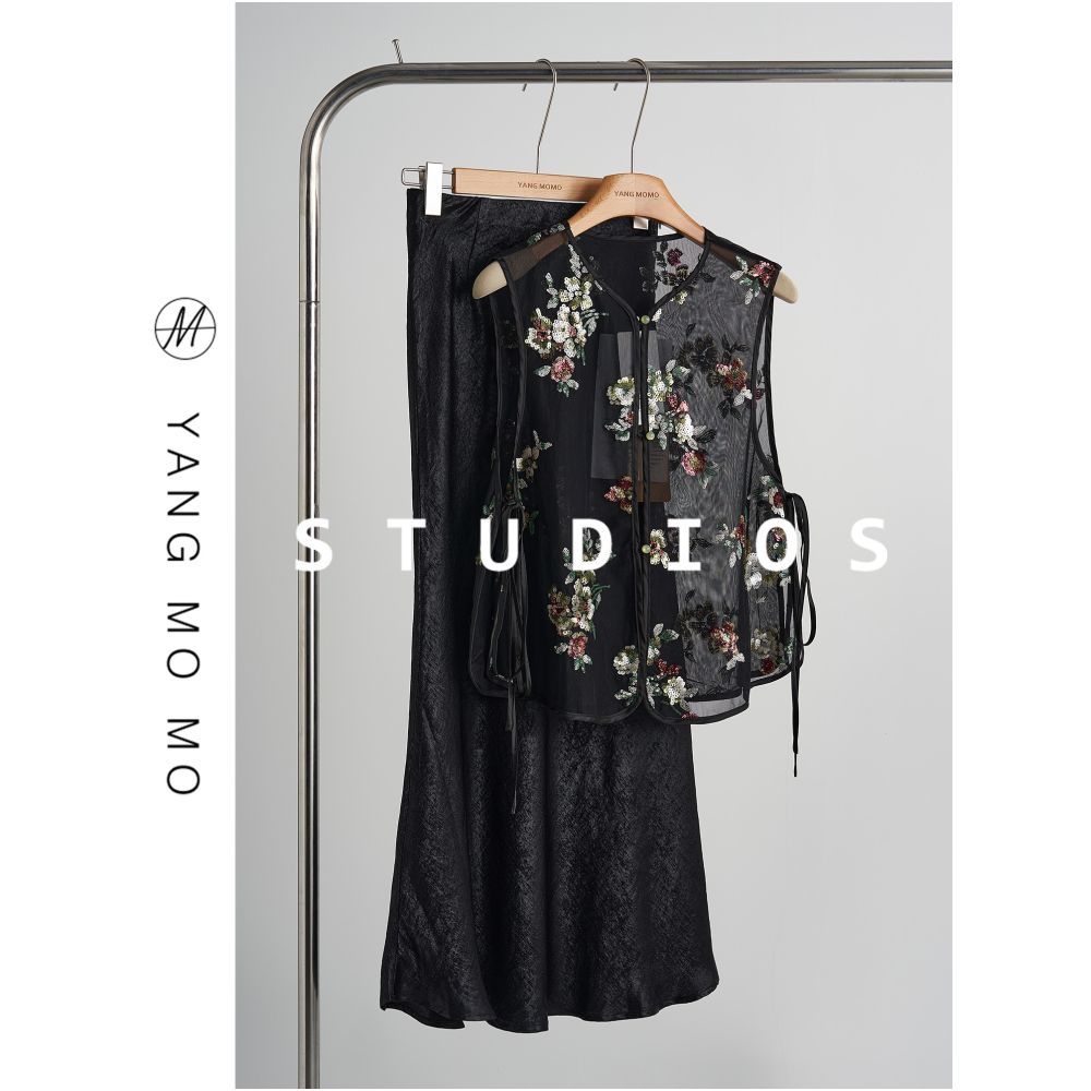 New Chinese style mesh yarn sequin embroidered vest half skirt set 2025 new women s summer outfit image 0