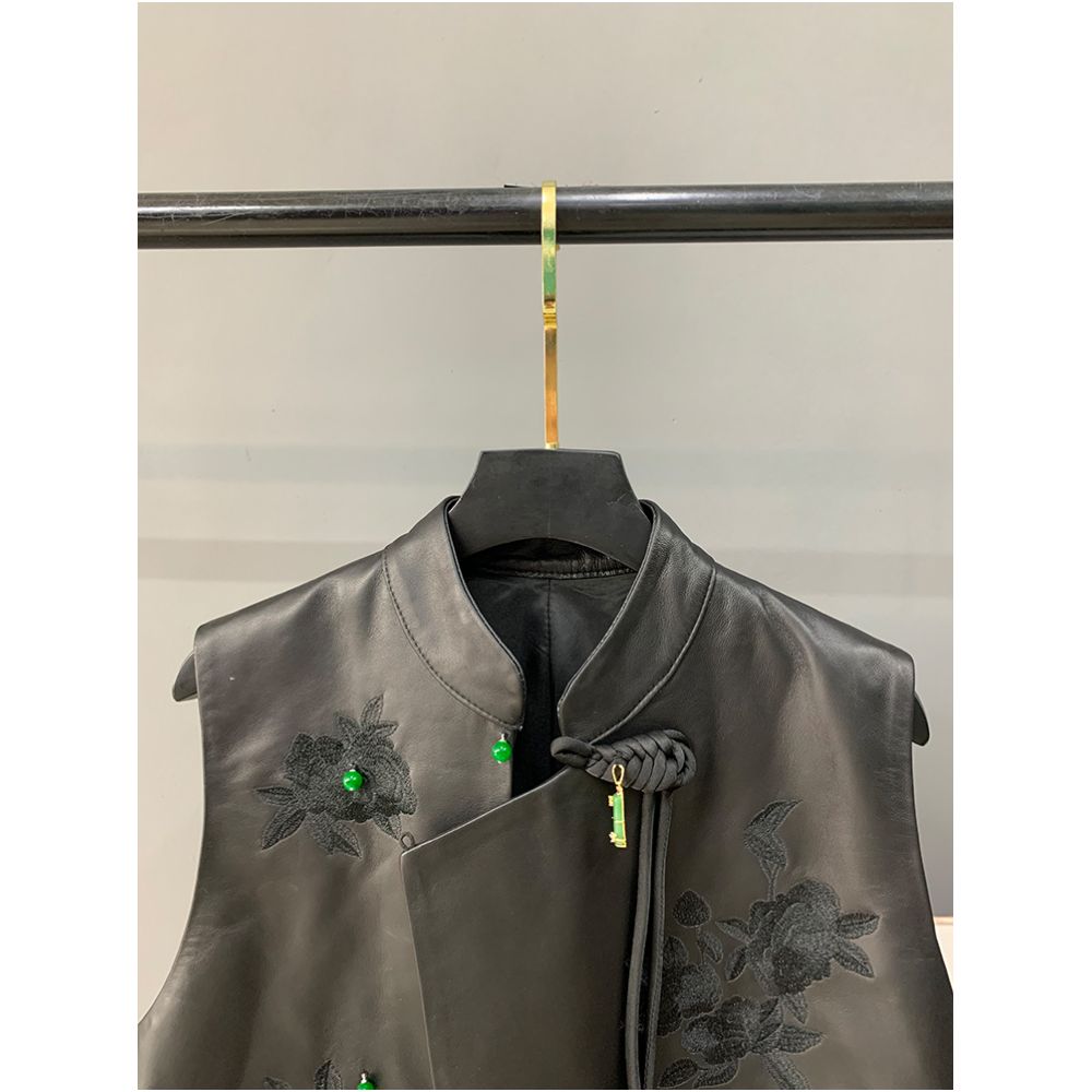 Internet celebrity s same sheepskin vest women s Chinese style lace flower embroidery buckle design slim fit leather sleeveless camisole image 1