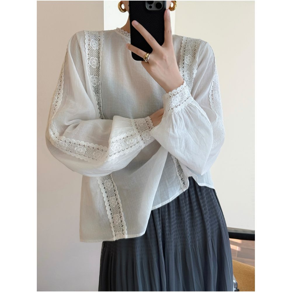 WANG Window Shirt Oil painting of a young girl with three dimensional embroidery and lace wearing lantern sleeves in front and back loose fitting shirt image 1