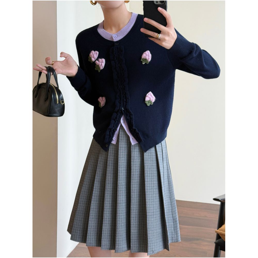 Wanger sweet Paris 100 Australian wool flower fake two piece contrasting black fungus edge knitted cardigan jacket image 2