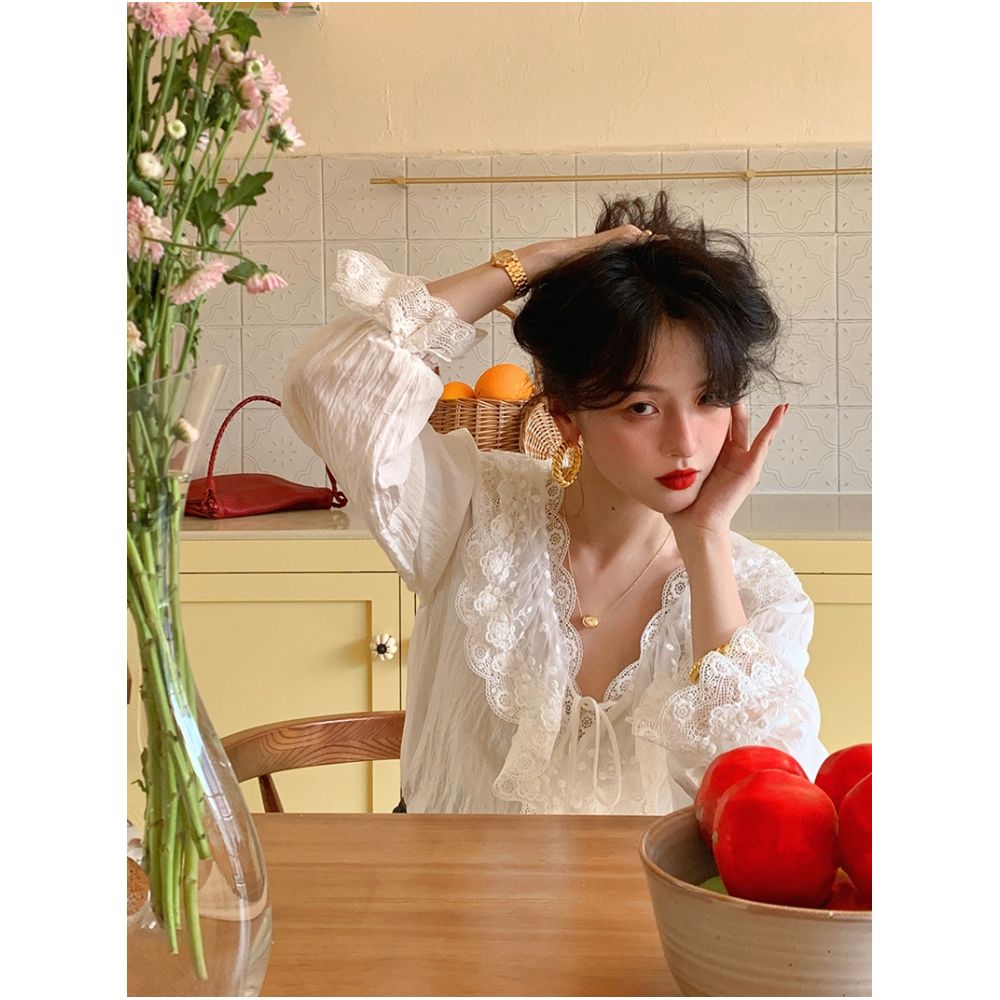 Wine lunch French retro white trumpet sleeve doll collar lace shirt top slim fit ruffle edge shirt for women image 0
