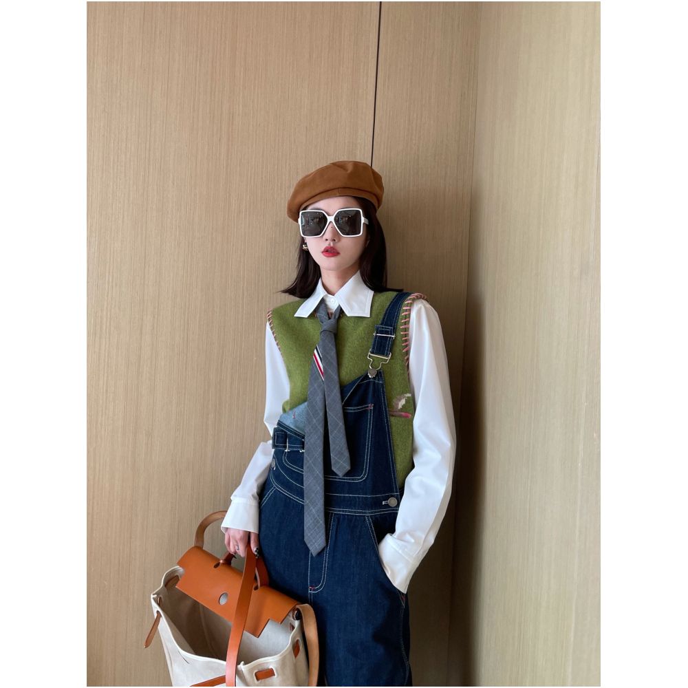 Nancy Cavally imported high density strong twist fabric from Italy carefully designed with a versatile and minimalist white shirt image 2