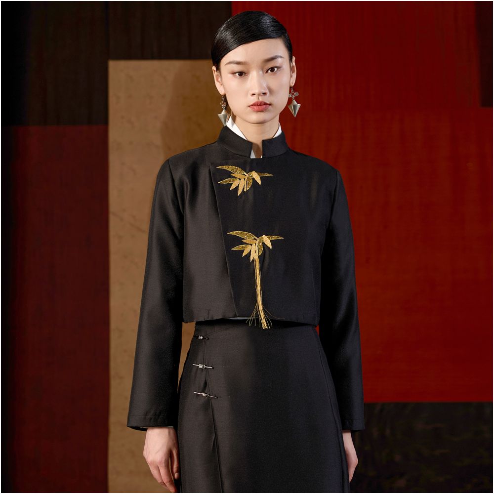 Chinese style straight tube short jacket embroidered with loose stand collar with a new Chinese style temperament suitable for women J41D573 both inside and outside the boundaries image 1