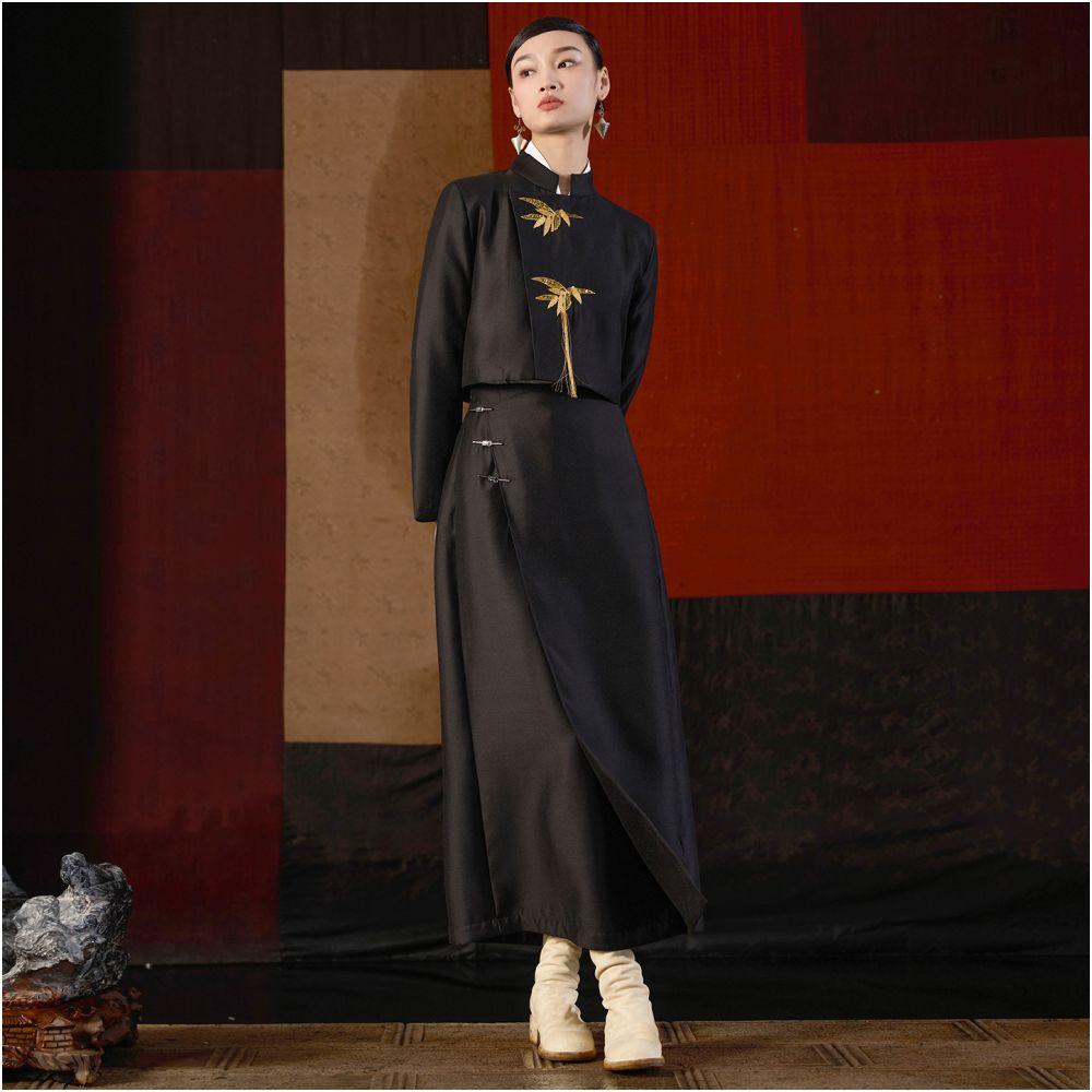 Chinese style straight tube short jacket embroidered with loose stand collar with a new Chinese style temperament suitable for women J41D573 both inside and outside the boundaries image 4