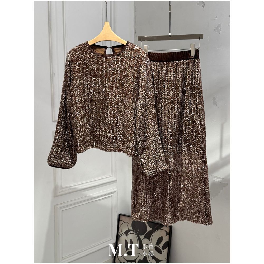 Spot special price Milan Town South Oil high version fashionable lazy style sparkling sequin knit sweater half skirt set image 0