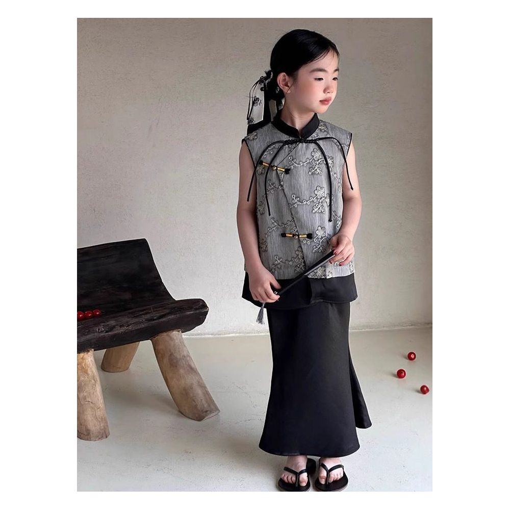 Girls retro new Chinese style set children s summer buckle embroidery vest fish tail skirt ink painting Chinese style two piece set image 0