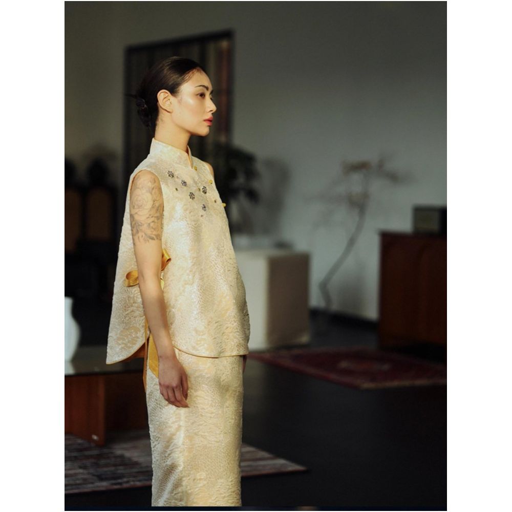 High end light luxury niche new Chinese style morning gown set women s stunning and unique light Chinese style top and skirt two piece set image 3