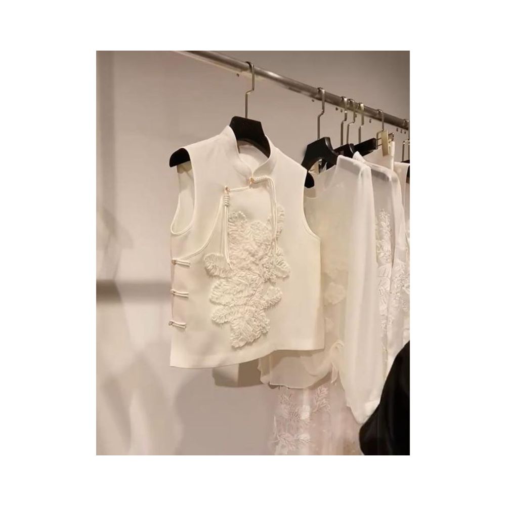 Issued on the same day New Chinese style three dimensional embroidery vest for women fashionable and versatile slim fit and slimming temperament top image 1