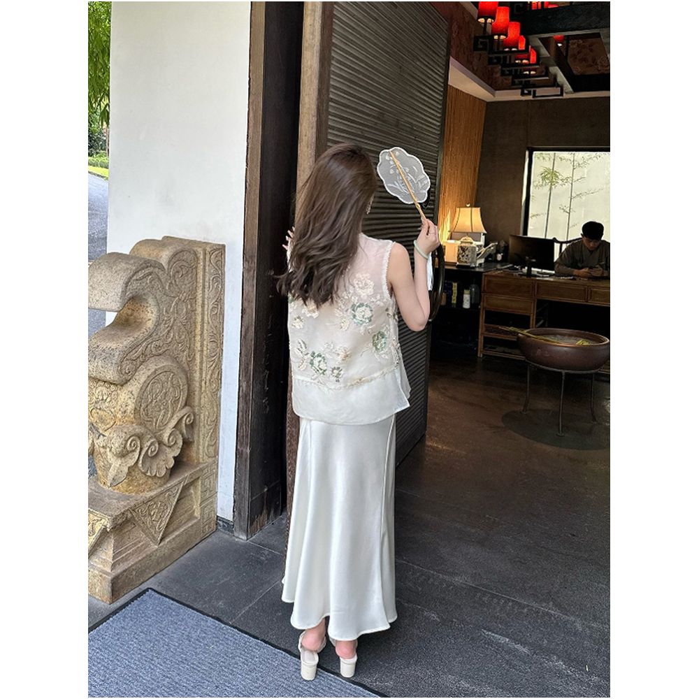New Chinese style retro light luxury set for women in summer with a high end feel and a super beautiful vest skirt image 2