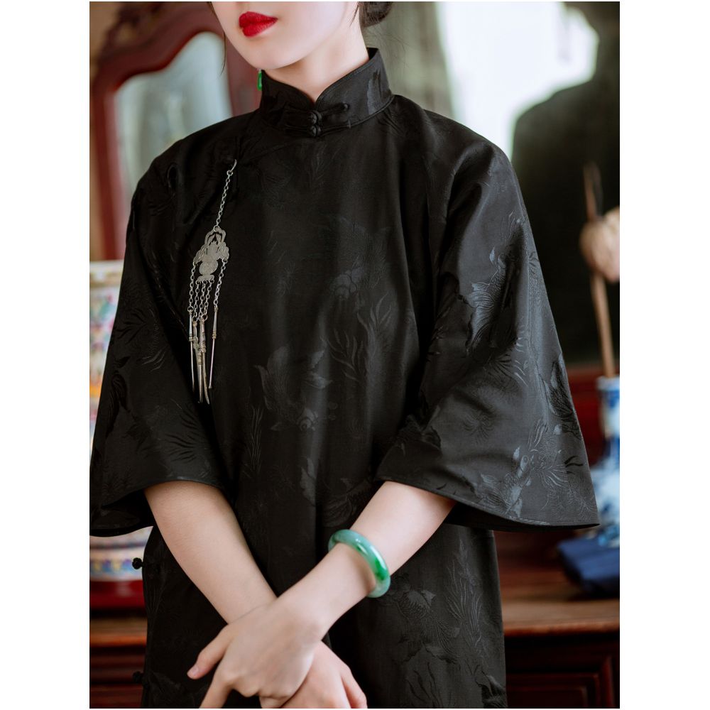 Listening to the Rain Through the Idle Window One City Wind Spring Summer Autumn Chinese Republican Style Retro Seven Sleeve One Piece Ancient Style Cheongsam image 1