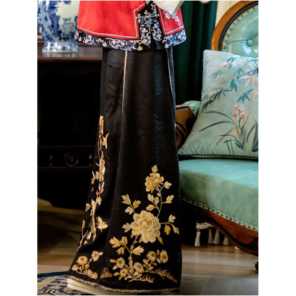 The Moon Dwelling Flower One City Wind Plush Spring and Summer Black Silk Fragrant Cloud Yarn Heavy Industry Embroidery National Style One Piece Horse Face Skirt image 2