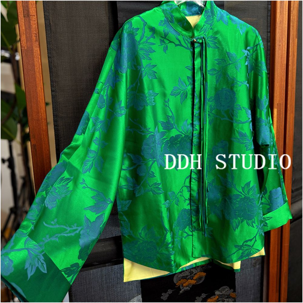 New Chinese style two tone silk jacquard satin women s Chinese style tassel button Chinese print loose coat image 0