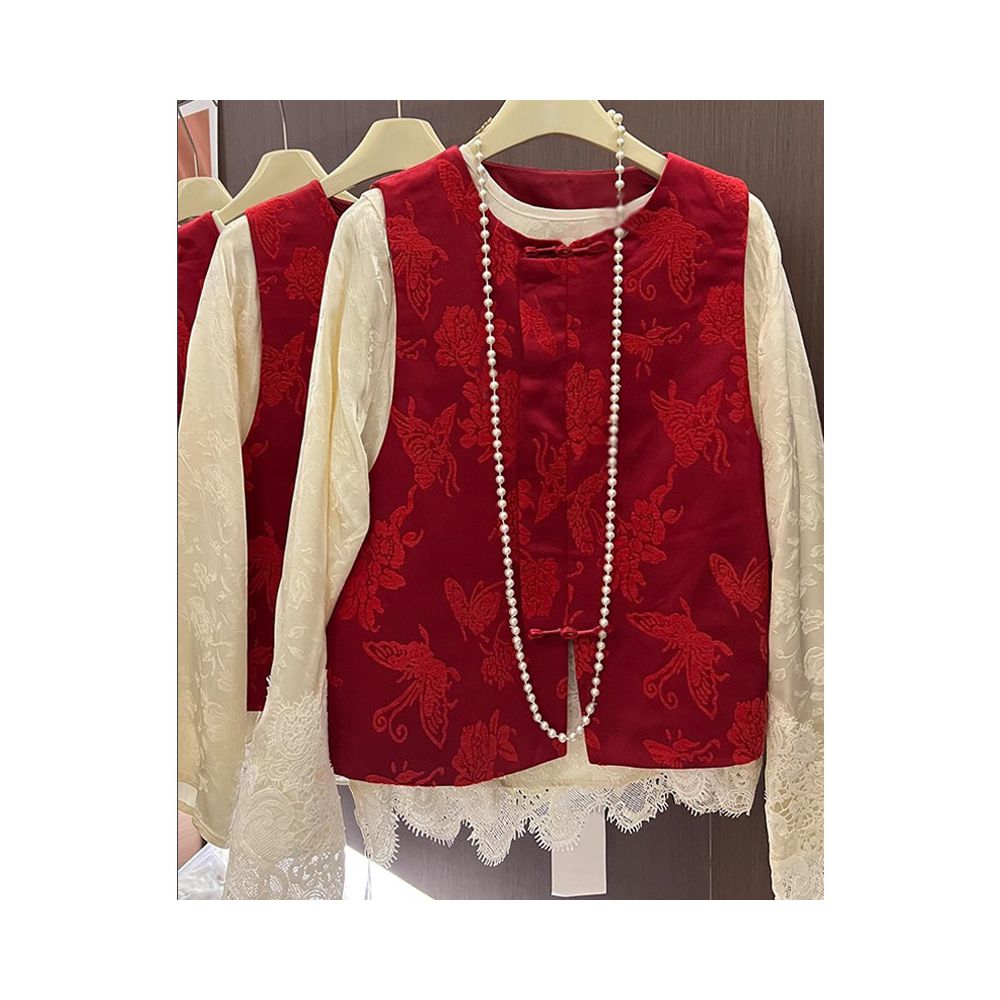 A unique and exquisitely beautiful red vest with intricate embroidery in a modern Chinese style exuding a sophisticated and elegant feel Perfect for Spring 2026 image 1