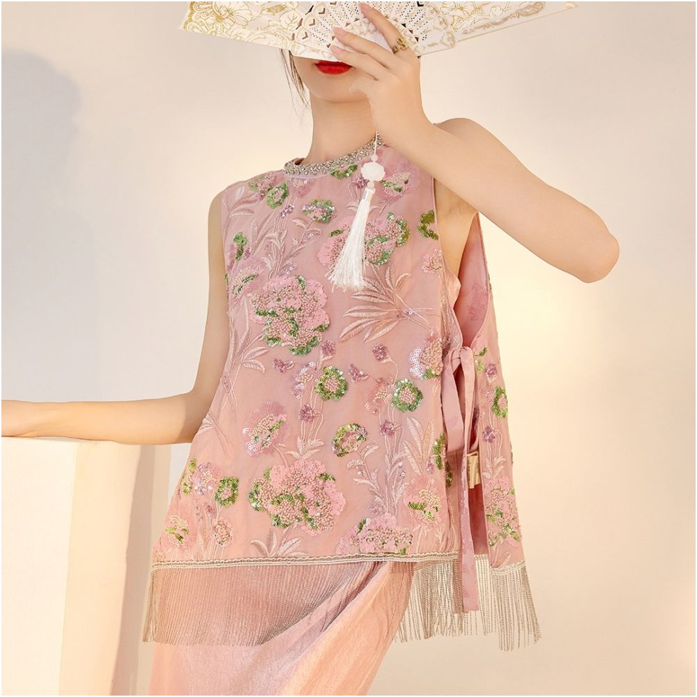 New Chinese style heavy embroidery top for women autumn and summer elegant and high end round neck plus size loose sleeveless outerwear vest image 1